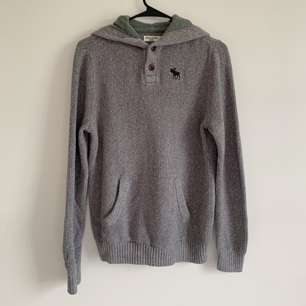 Abercrombie kids gray knit sweater/sweatshirt